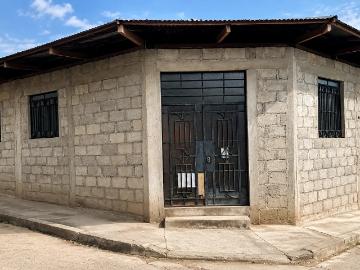 Casa con 2 Mini Departamentos – Excelente para Inversión – Picota