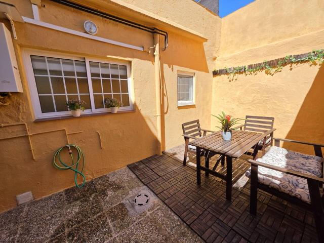 CASA CON 2 TERRAZAS PRIVADAS EN VILASSAR DE DALT — LUZ, ENCANTO Y VIDA EXTERIOR TODO EL AÑO