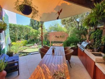 Casa con 339 m² de terreno y 4 recámaras en venta en Lomas de Angelópolis