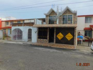 CASA CON 3 RECAMARAS 2 PISOS FRACC VILLA RICA VERACRUZ 4 MINUTOS DEL CENTRO