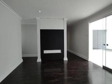 Casa con terraza y jardin cerca a parque en corpac