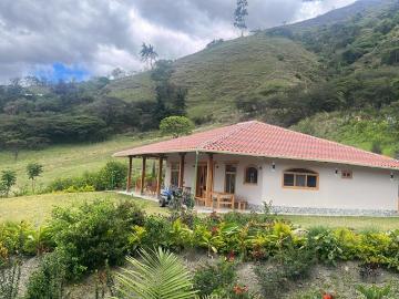Casa con terreno: Casa de ensueño en Vilcabamba, Ecuador