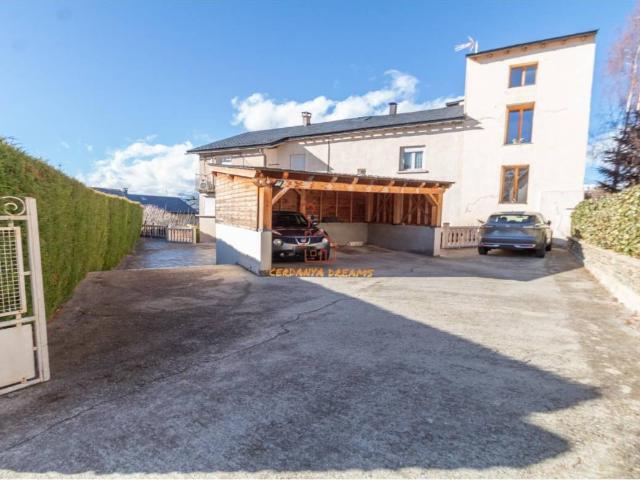 Casa con terreno céntrica
