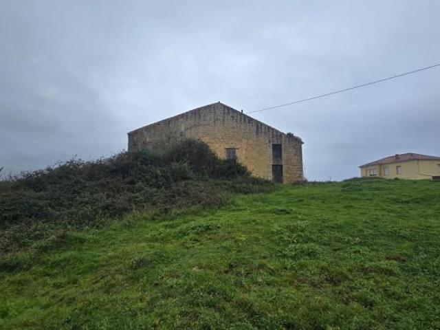 Casa con terreno en venta en Miengo, Costa de cantabria