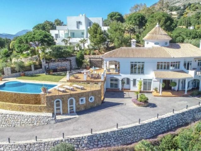 Casa con terreno en venta en Mijas