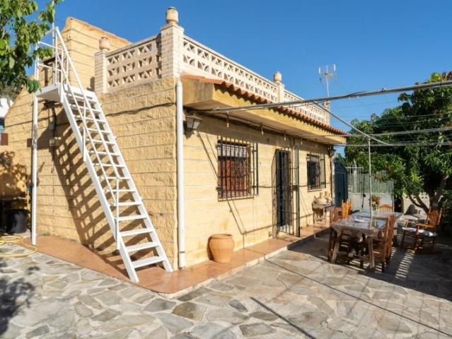 Casa con terreno en venta en Motril, Motril pueblo