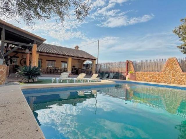 Casa con terreno en venta en Orihuela, Arneva