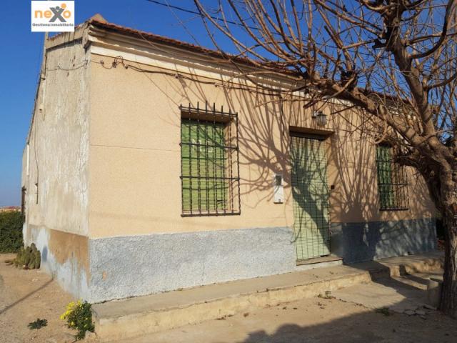 Casa con terreno en venta en Orihuela, La Campaneta