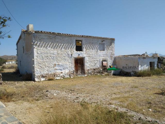 Casa con terreno en venta en Albox, Taberno