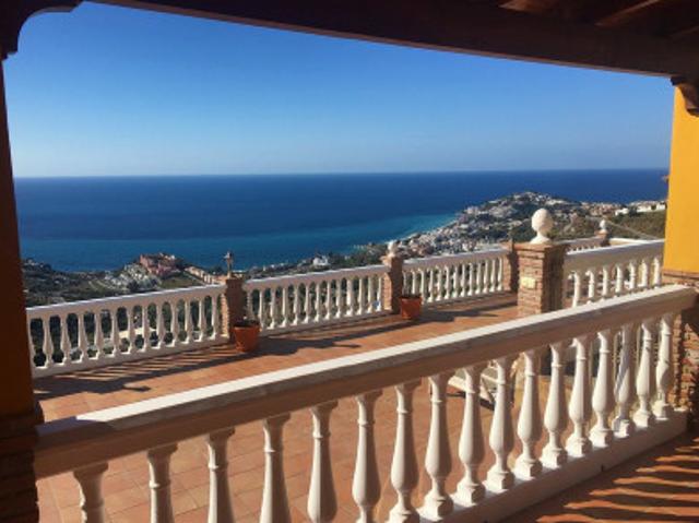 Casa con terreno en venta en Almuñécar, Velilla Taramay