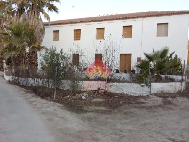 Casa con terreno en venta en Arriate, Arriate