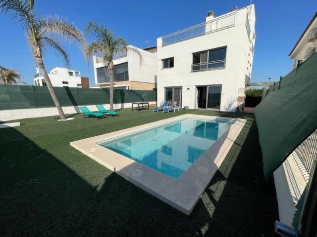 Casa con terreno en venta en Burriana, Serratella