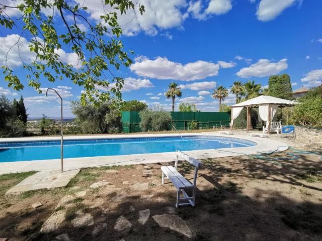 Casa con terreno en venta en Baena, Paraje de la Sierra
