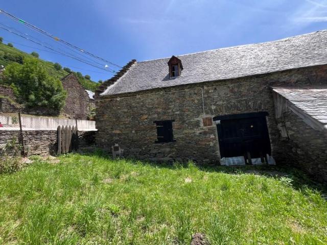 Casa con terreno en venta en Bausén