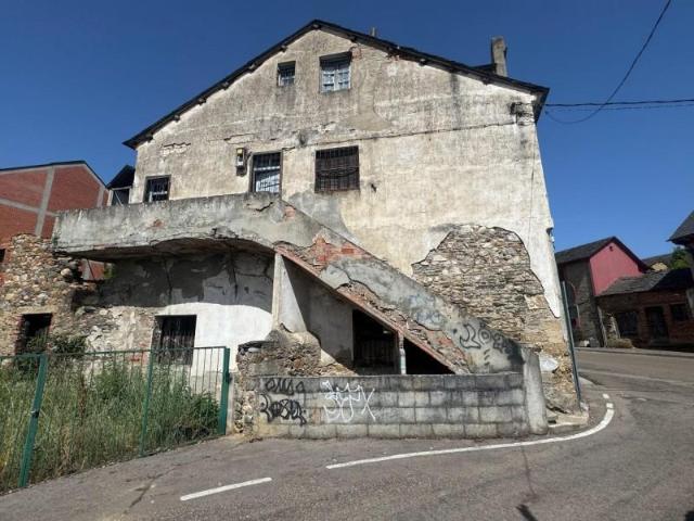 Casa con terreno en venta en Cubillos del Sil, CUBILLOS DEL SIL