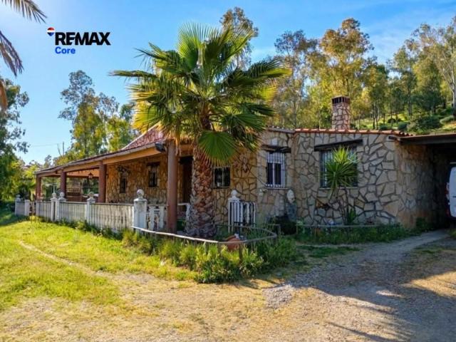 Casa con terreno en venta en Cáceres, El pradillo