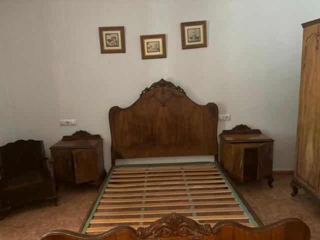 Casa con terreno en venta en Catral