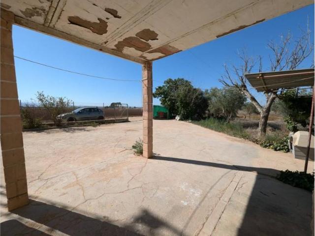 Casa con terreno en venta en Caudete, Caudete
