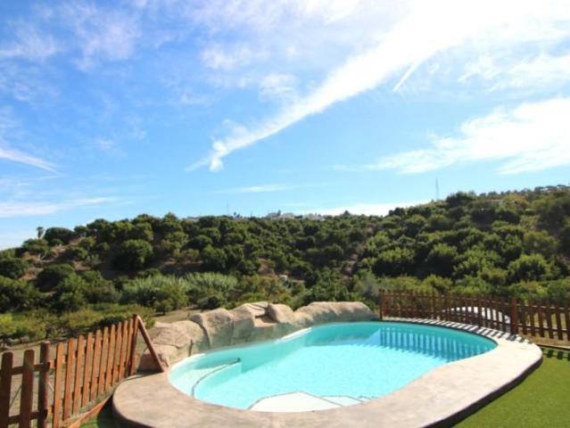Casa con terreno en venta en Coín, Las calzadas