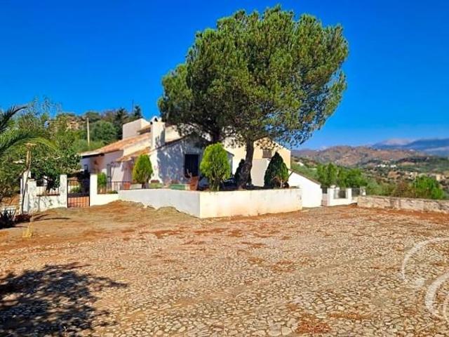 Casa con terreno en venta en Comares, Comares