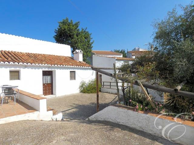 Casa con terreno en venta en Comares, Comares