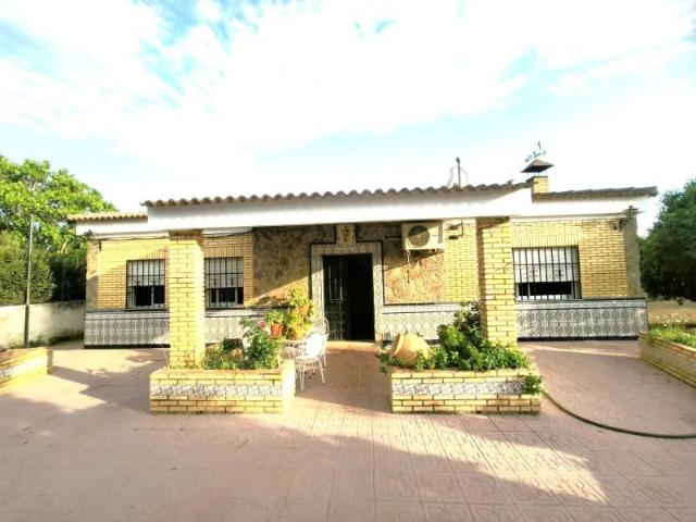 Casa con terreno en venta en Córdoba