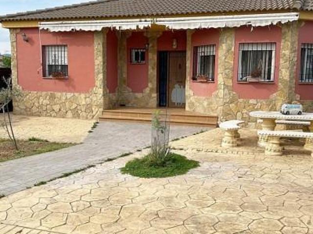 Casa con terreno en venta en Córdoba, Aeropuerto