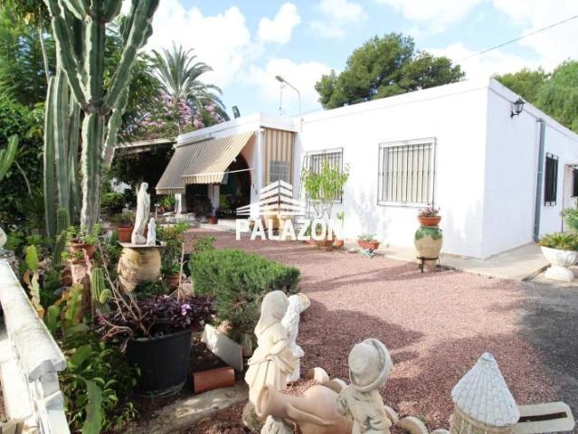 Casa con terreno en venta en Crevillent