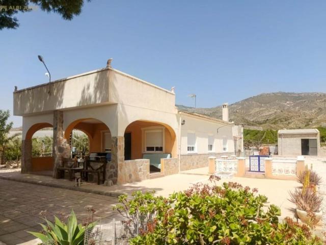 Casa con terreno en venta en Crevillent, PTDA MARXANT