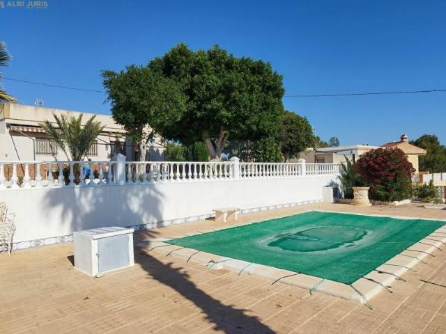 Casa con terreno en venta en Crevillent, Trasvase