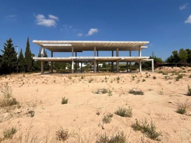 Casa con terreno en venta en Elche, Matola