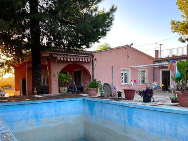 Casa con terreno en venta en Elche, Matola