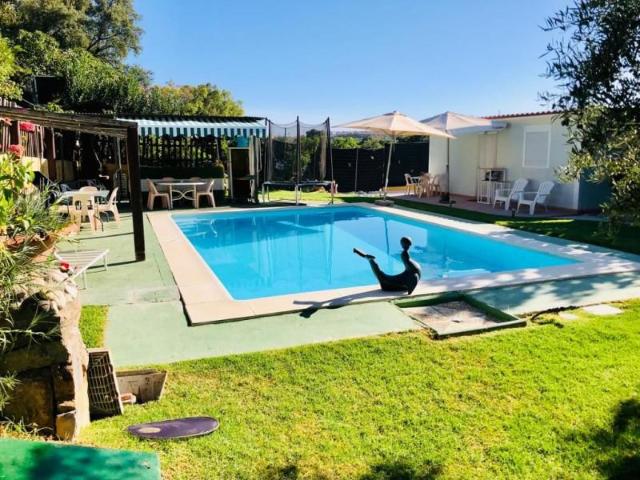Casa con terreno en venta en Estepona, La Cala