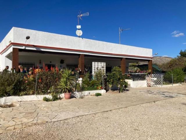 Casa con terreno en venta en Hondon de las Nieves, Solana