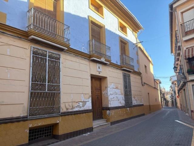 Casa con terreno en venta en Jumilla, Jumilla centro