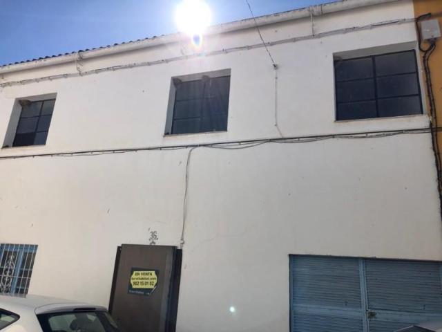 Casa con terreno en venta en Jimena de la Frontera, Centro