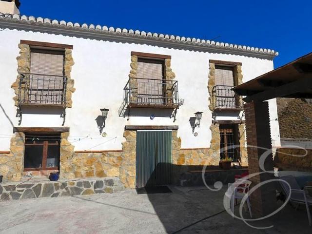 Casa con terreno en venta en Lecrín, Izbor