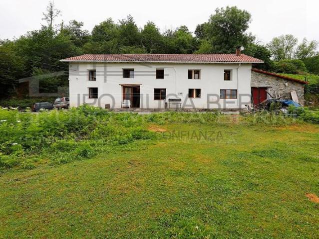 Casa con terreno en venta en Lesaka
