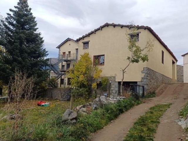 Casa con terreno en venta en Lleida, LLEIDA