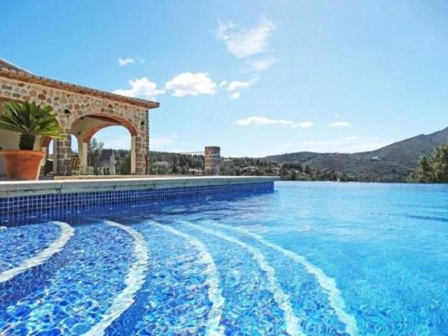 Casa con terreno en venta en Lliber