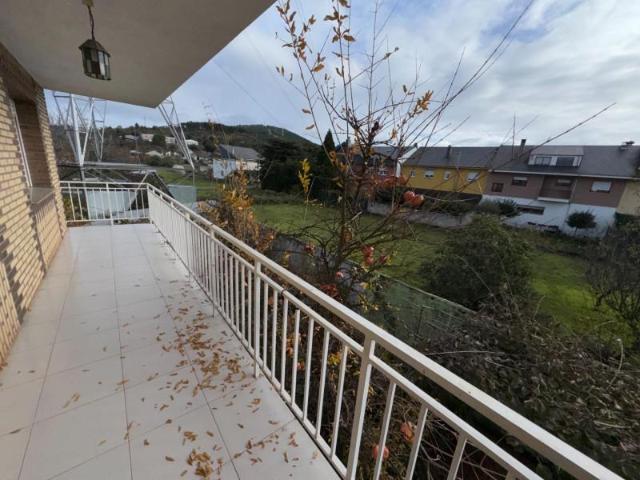 Casa con terreno en venta en Ponferrada, Compostilla