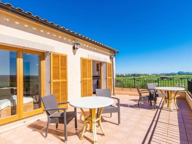 Casa con terreno en venta en Santa Margalida