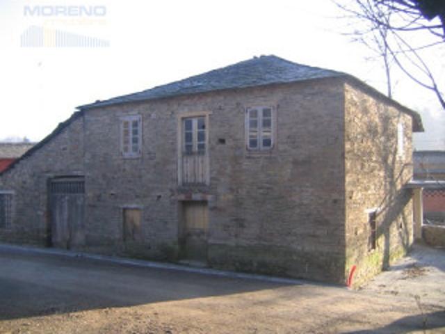 Casa con terreno en venta en Sarria