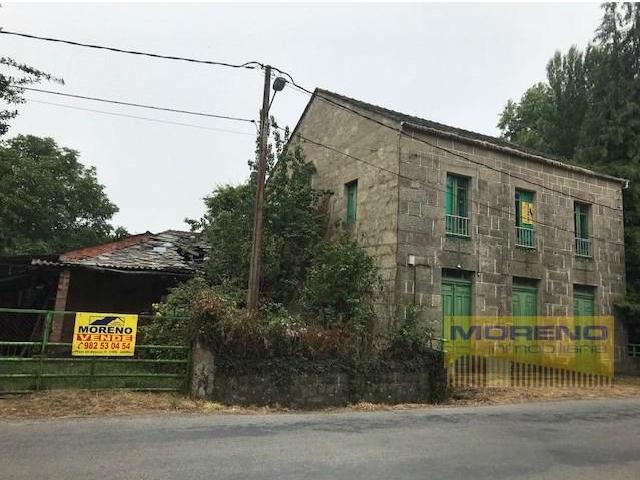 Casa con terreno en venta en Sarria