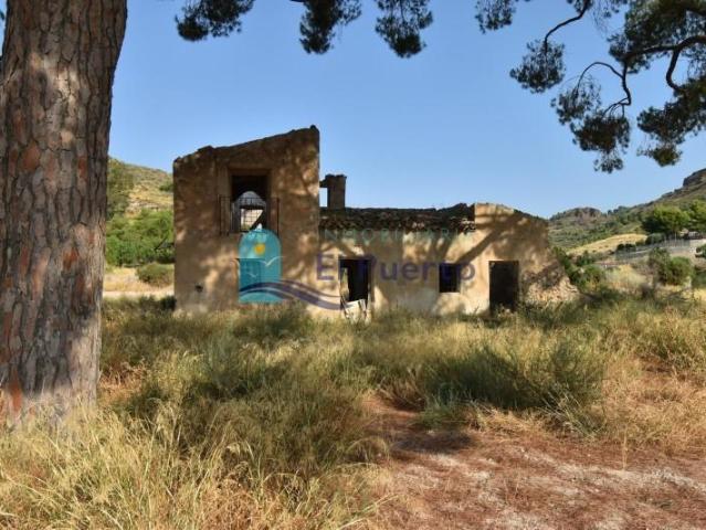 Casa con terreno en venta en Totana, Totana