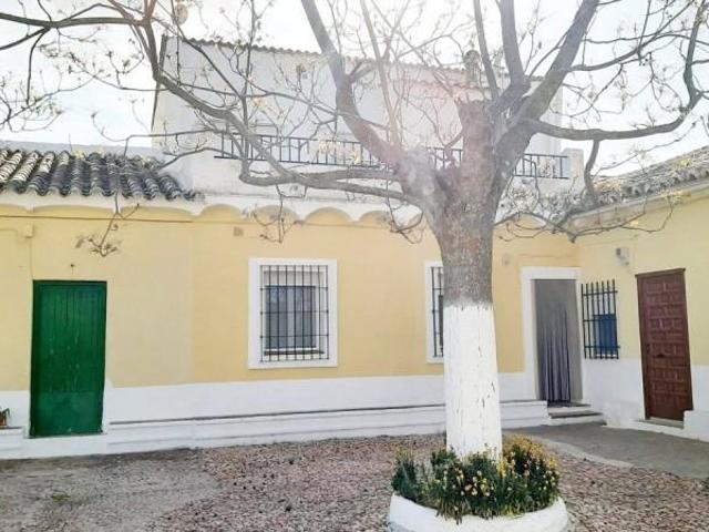 Casa con terreno en venta en Valdepeñas, Banos del Peral