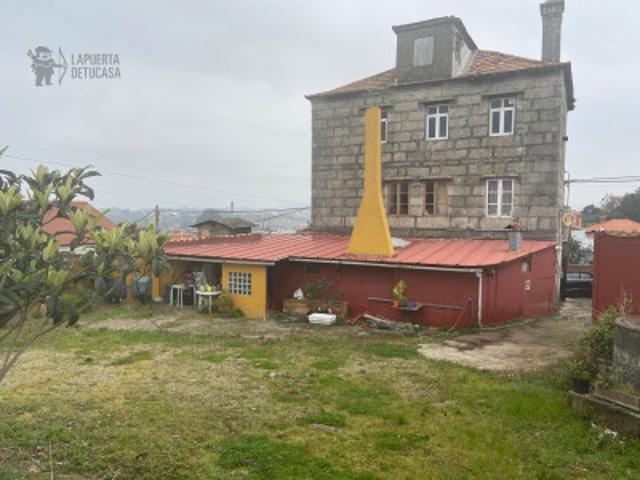 Casa con terreno en venta en Vigo