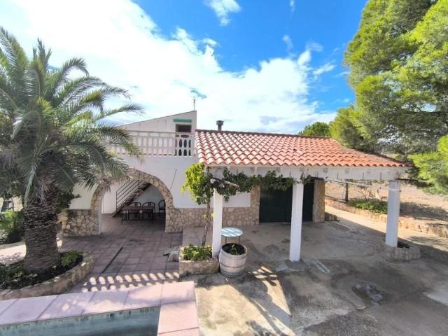 Casa con terreno en venta en Yecla, Yecla