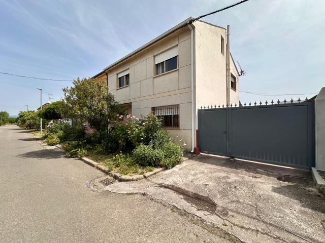 CASA CON TERRENO FUENTESNUEVAS