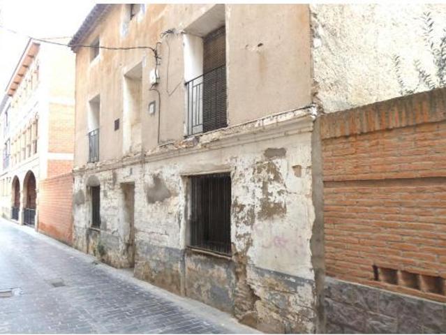 Casa con terreno para reforma integral o derribo en el Casco Antiguo. Referencia VL01282025